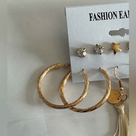 New 6 prs Gold and Peach Color Dangle & Stud Earrings - Picture 3 of 6